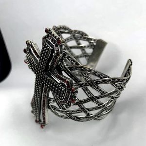 VINTAGE ONE OF A KIND BRACELET BOHEMIAN STYLE RED GARNET